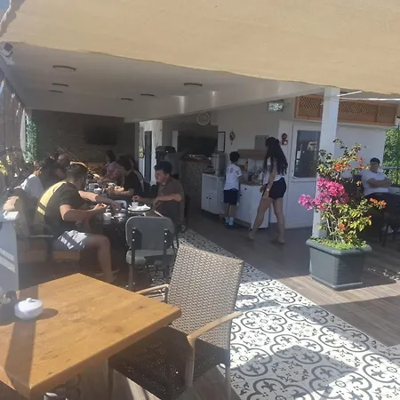 Efesian Center - Harbour Bed and Breakfast Κουσάντασι