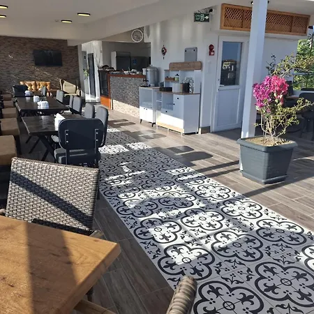 Efesian Center - Harbour 3*