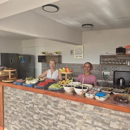 Efesian Center - Harbour Bed and breakfast 3*